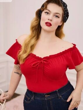 Torrid Retro Chic Red NWOT Size 2 Off-Shoulder Tie-Front Women's Top